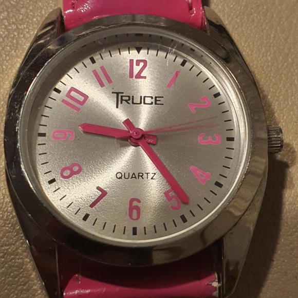 🦋10/$20🦋 Truce Silver/Pink Leather Women's Watch - Picture 3 of 5